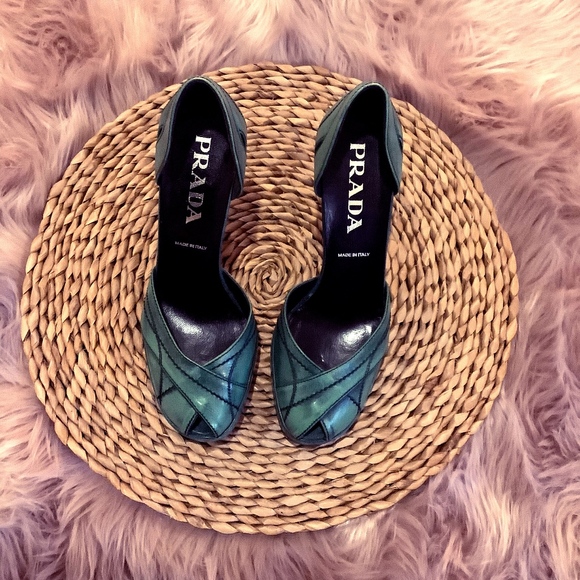 Prada Green Heels - Picture 1 of 3